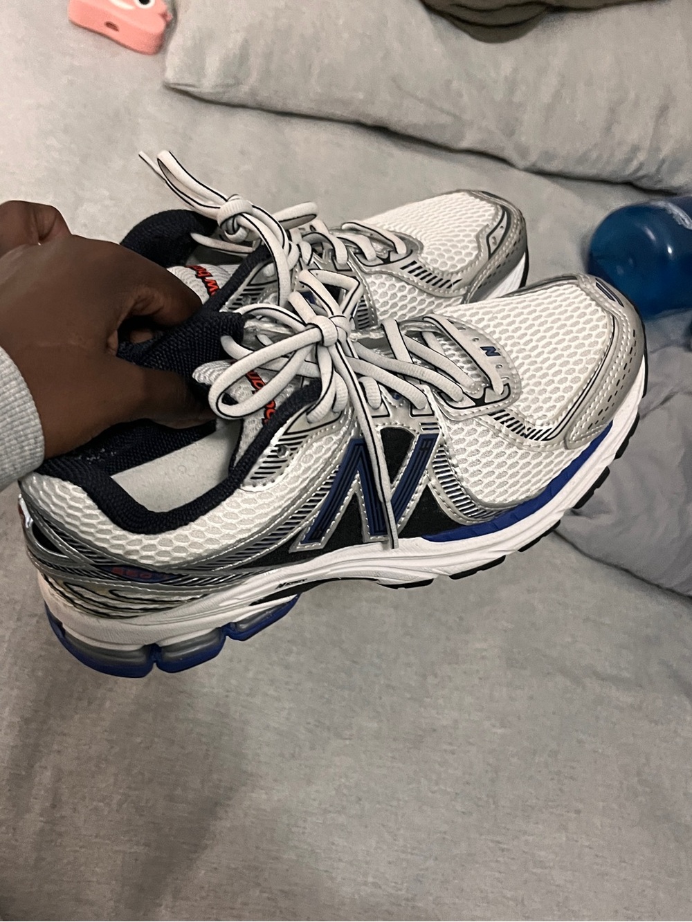 New Balance - “White Team Royal” 860v2 Sneakers (6M/7.5W)
